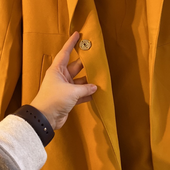 NWT✨ Rachel Zoe oversized yellow blazer - Picture 4 of 8